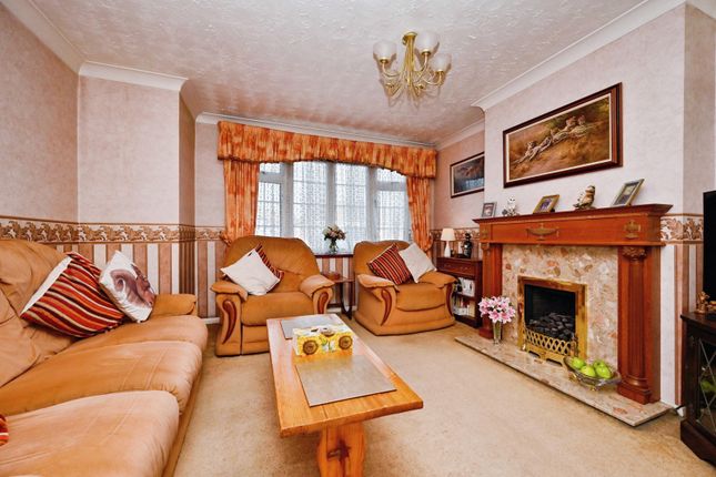 83, Rossfold Road, Bedfordshire photo 2