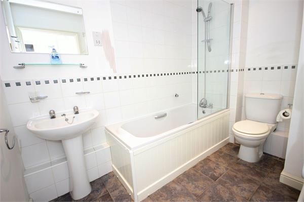 19, Bellfield Close, Witham photo 5