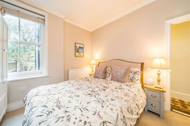 Ground Floor Flat, 14, Queensmill Road, London photo 2