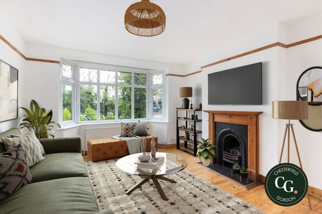 Thumbnail Flat for sale in Goldings Hill, Loughton