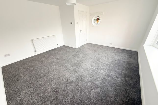 16, Padstow Way, Stoke-on-Trent photo 4