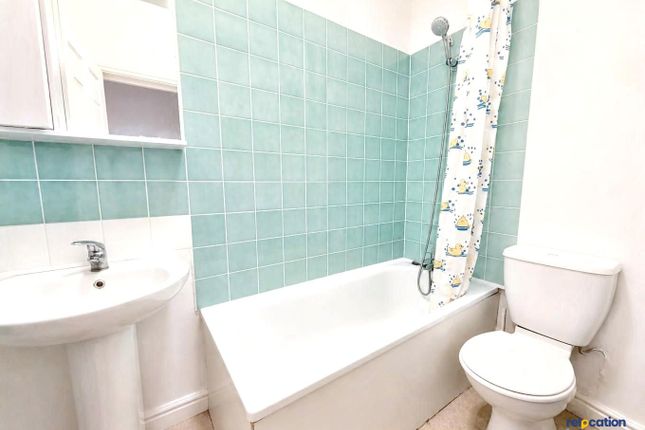 Flat 3, 411 Mare Street, Hackney photo 2