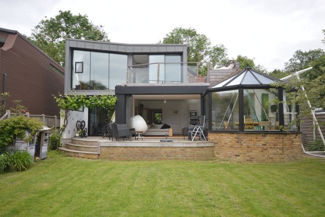 Thumbnail Detached house for sale in Hythe End Road, Wraysbury, Staines-Upon-Thames