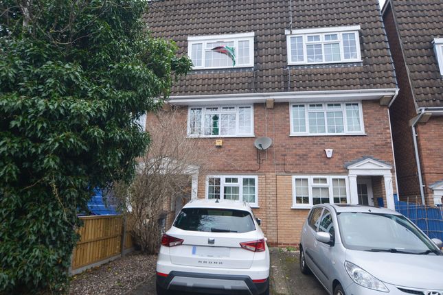Town house for sale in Waldale Drive, Stoneygate, Leicester