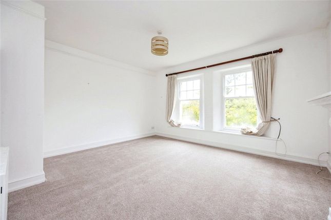 Flat 5 St Gurons, 17, Castle Street, Cornwall photo 3