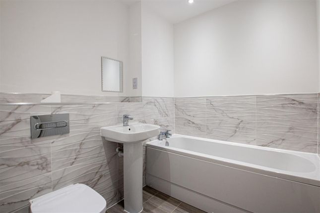 7, Hallikar Drive, Milton Keynes photo 5