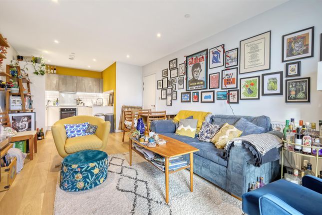 Thumbnail Flat for sale in Gateway Apartments, Walthamstow, London