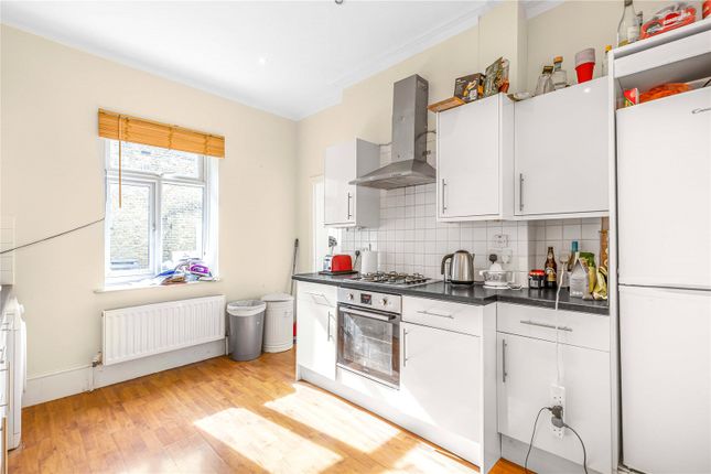 Detached house to rent in Belmont Close, London
