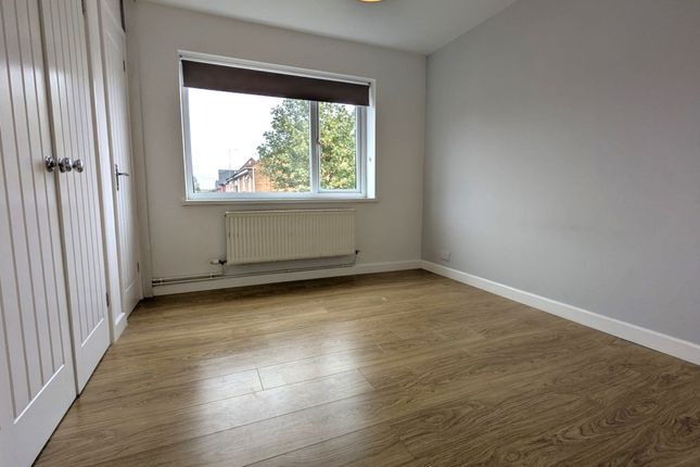 28 Leven Close, Gloucester photo 4