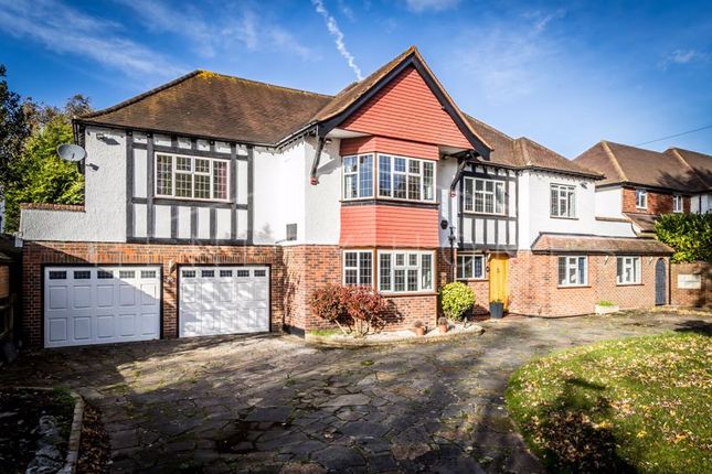 Thumbnail Detached house to rent in Downs Side, Sutton