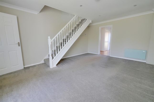 63, Hudson Close, Worthing photo 3