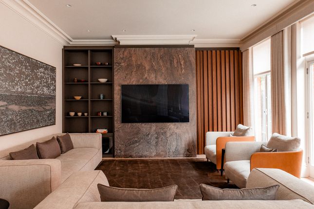 33, 33 Kensington Court, London photo 4
