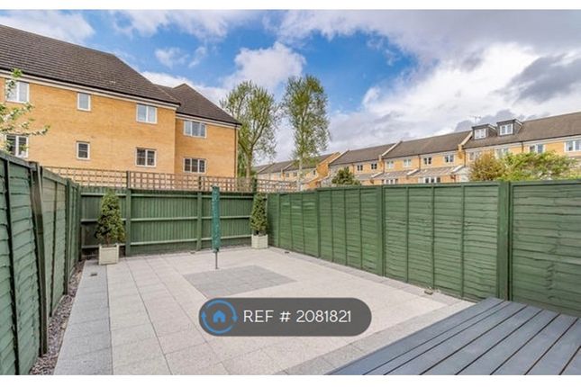 Terraced house to rent in Edgar Wallace Close, London