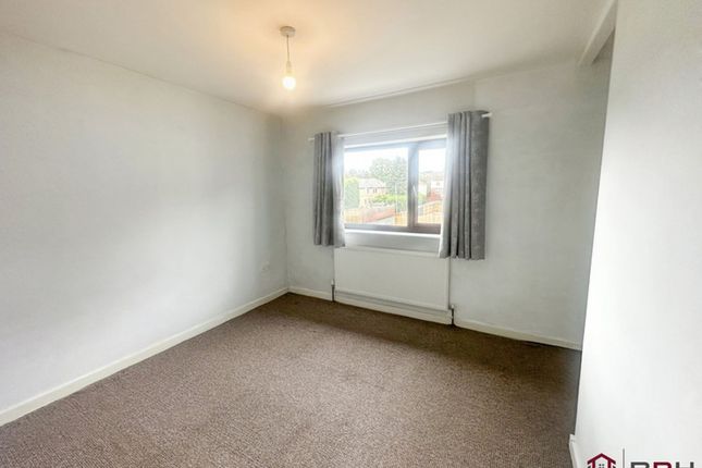9 Markham Square, Doncaster photo 3