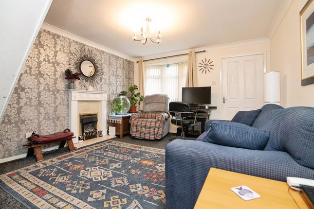 30, Denbigh Close, Dudley photo 4