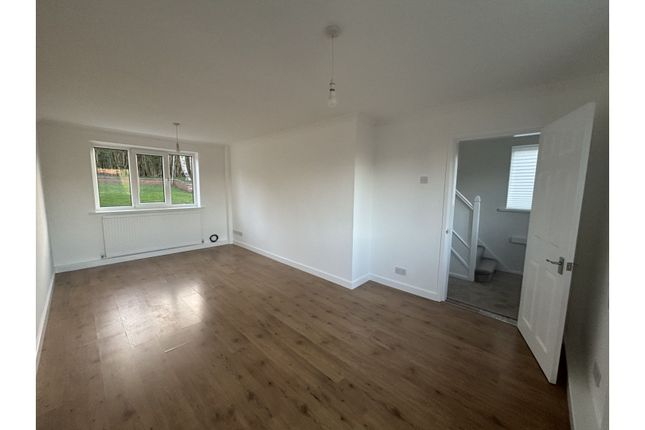 11, Hills Road, Sheffield photo 4