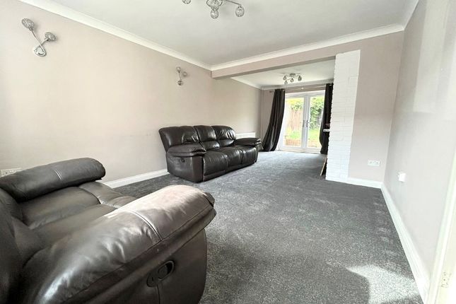 End terrace house to rent in Elsenham Court, Rayleigh