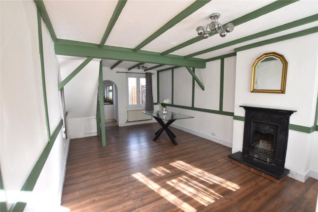 5, Station Cottages, Kenley photo 2