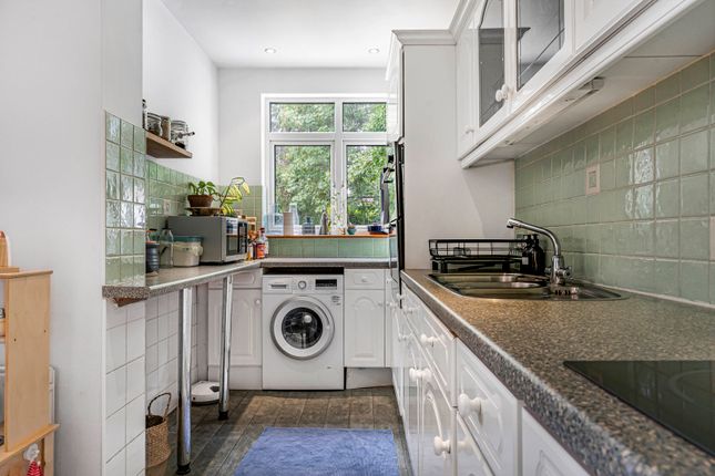 54, Bishops Park Road, London photo 3