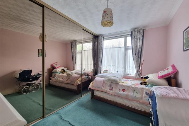 End terrace house for sale in Thornhill Gardens, Barking
