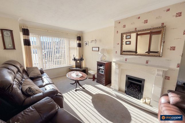 12 Benn Road, Bulkington, Warwickshire photo 2