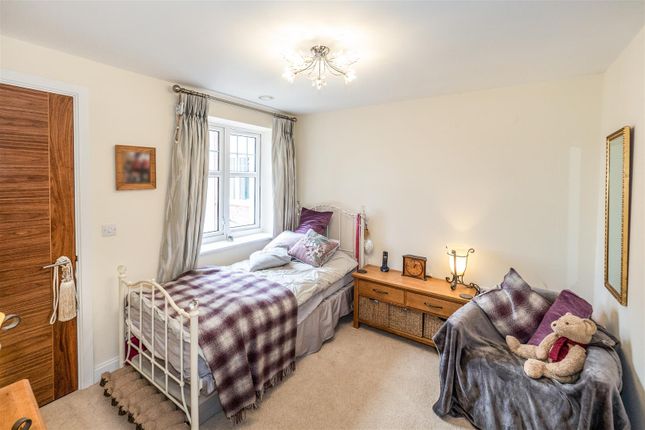 Flat for sale in Orchard Gate, Banbury Road, Stratford-Upon-Avon
