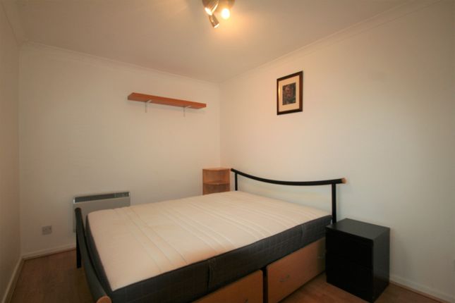 Flat to rent in Harrier Road, London