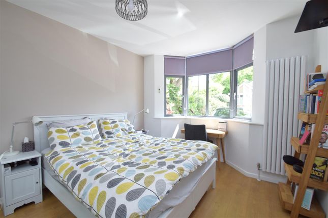 15, Hereford Gardens, Pinner photo 4