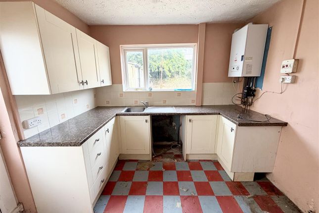 60, Akers Way, Swindon photo 3