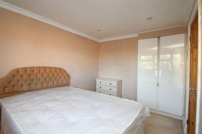 41 Harmondsworth Road, West Drayton photo 5