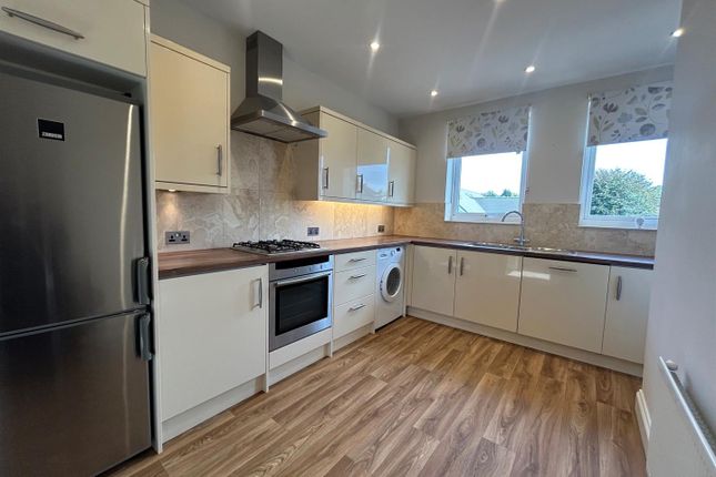 10, Hazel Parade, Penrose Road, Fetcham photo 3