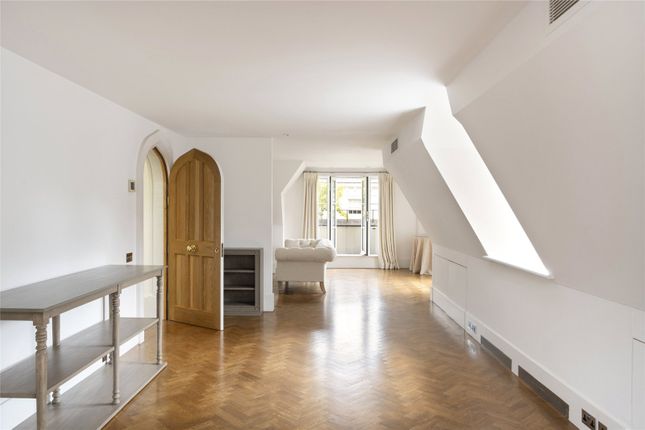 Flat for sale in Rose Square, Fulham Road, Chelsea