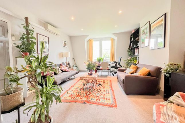 Thumbnail Flat to rent in Whitehall Park, Archway
