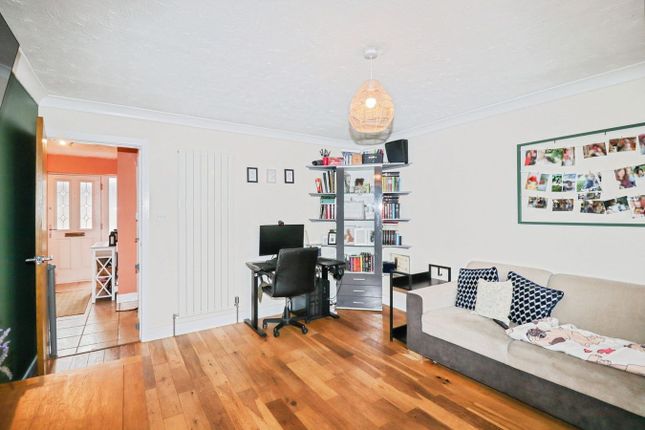 25, Henrys Court, Thetford photo 3