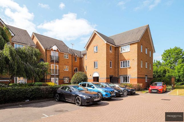 2-bed flat on Flat 19, Farthingale Court Peregrin Road, Waltham Abbey, £235,000