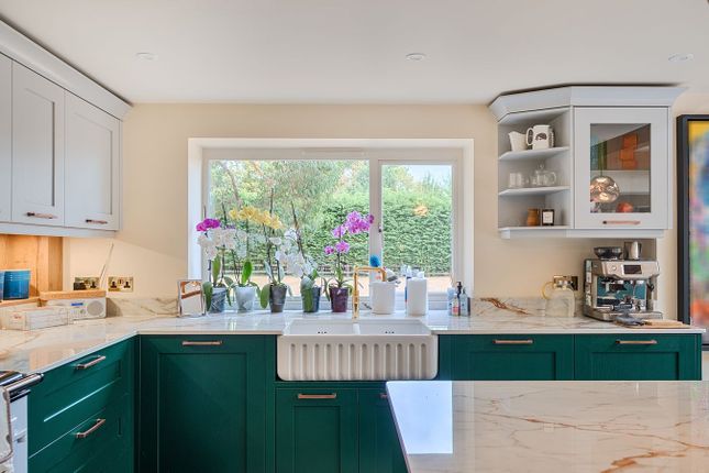Holly Lodge, Tiptoe Road, Wootton photo 4