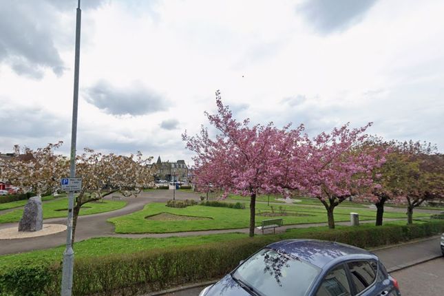 Flat C, Market Place, Carluke photo 3