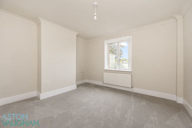 3, Beechview Parade, Walshes Road, Crowborough photo 3