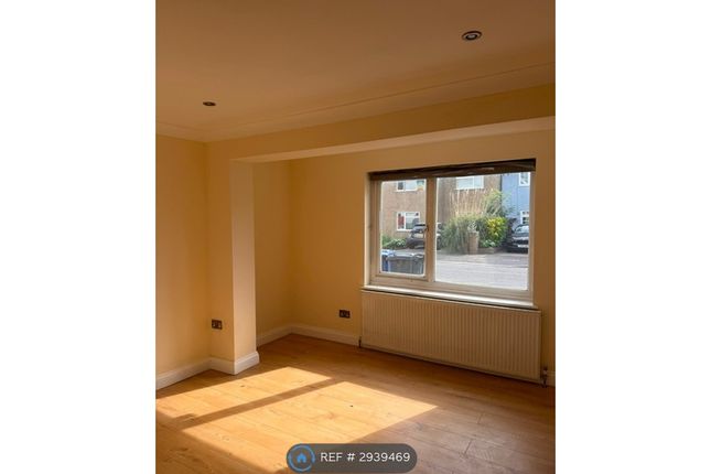 Costons Avenue, Greenford photo 5