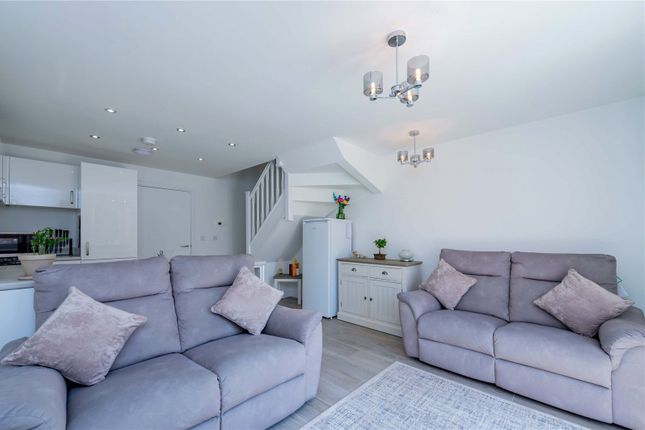 31, Wesleyan Way, Telford photo 4