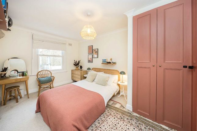 24B, Prideaux Road, London photo 4