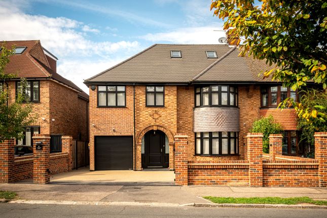 8, Coolgardie Avenue, Chigwell photo 3