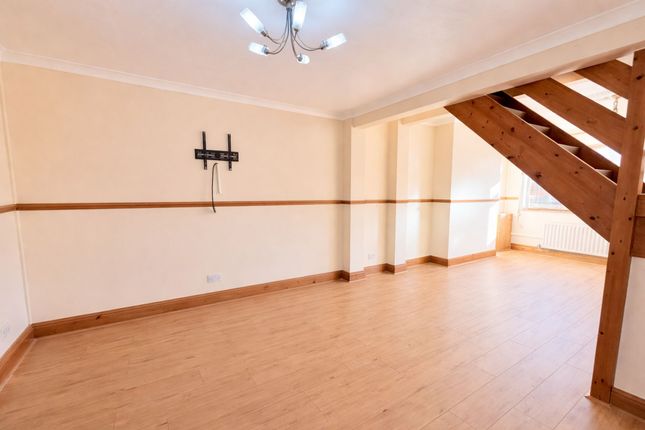 1 Sandown Road, Rugby photo 3