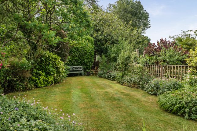 44, Burwood Avenue, Pinner photo 4