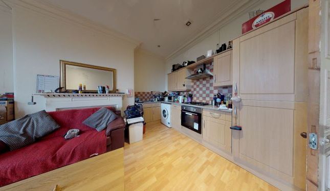 Thumbnail Flat to rent in Springbank House, Headingley Lane, Headingley, Leeds