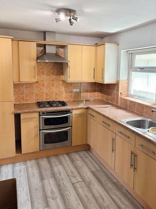 19 Moreton Avenue, Wolverhampton photo 4