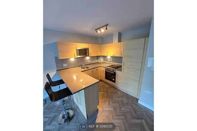 Flat, Arctic House Heritage Avenue, London photo 3