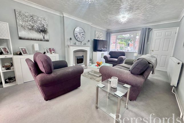 10, Gilderdale Close, Essex photo 3