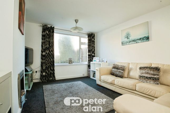 5, Lancaster Road, Pontypool photo 4