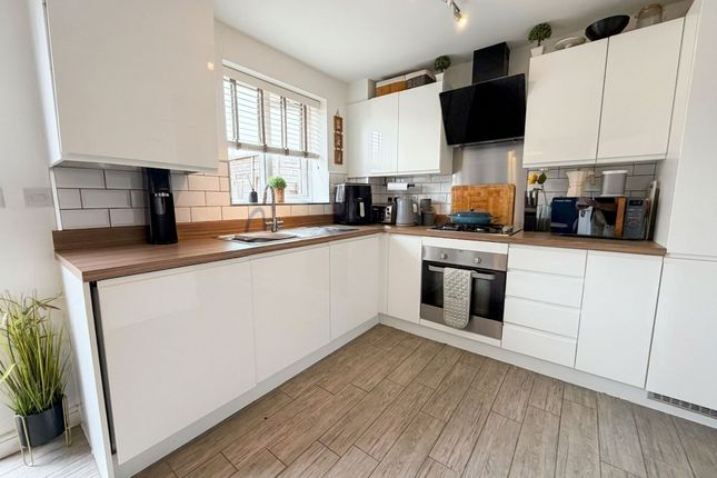 4 Jameston Close, Grantham photo 4